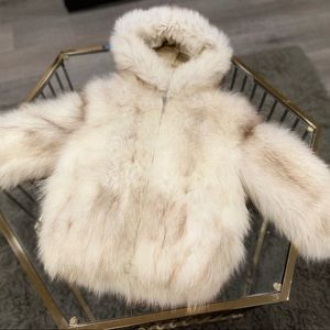 Super cute Che-Bella kids size 6T Real Fox Fur Coat. Grandma paid $400 Like New